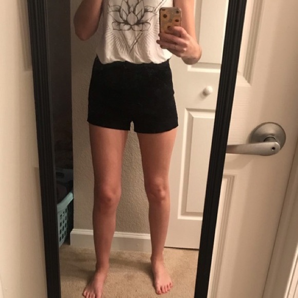 H&M High Rise Short Shorts - Picture 3 of 4